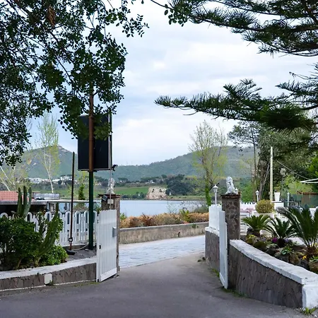 Avernum Relais E Ristorante 3* 포츠올리