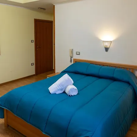 ホテル Avernum Relais E Ristorante