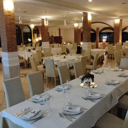 호텔 Avernum Relais E Ristorante 3*